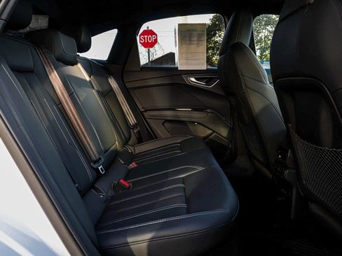 Used 2025 Audi Q4 e-tron Premium image 28