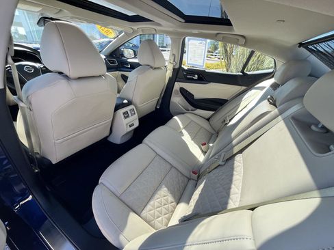 Used 2021 Nissan Maxima Platinum w/ Sport Mat Group image 21