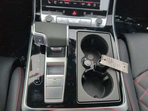 New 2026 Audi Q8 Prestige image 17