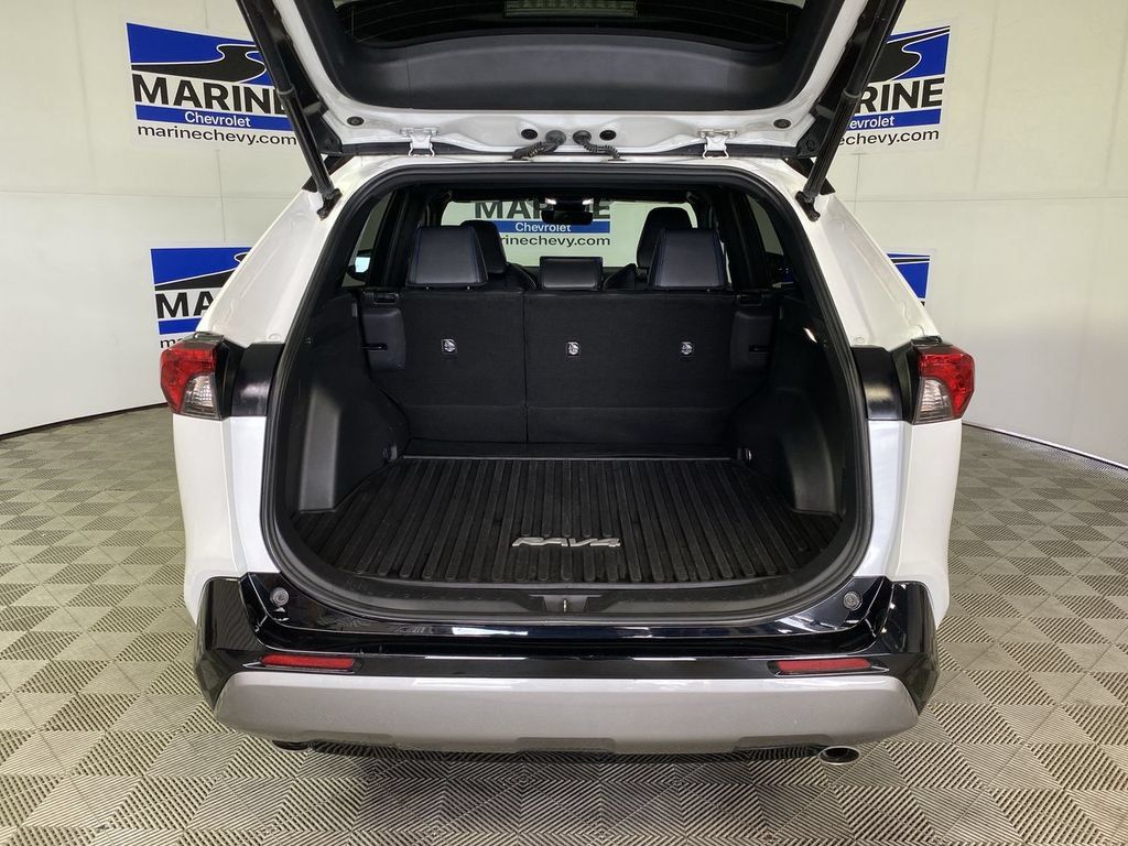 Used 2023 Toyota RAV4 XSE AWD/4WD image 32