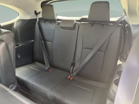 Certified 2024 Toyota Highlander XLE FWD image 33