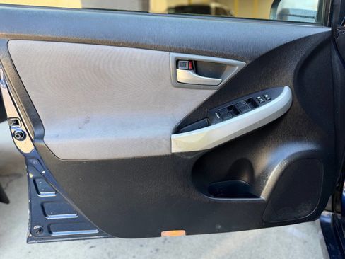 Used 2013 Toyota Prius Three w/ Solar Roof Pkg image 16