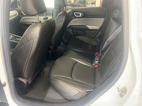 New 2025 Jeep Compass Limited image 11