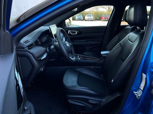 Used 2025 Jeep Compass Trailhawk image 10