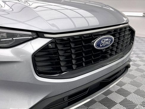 Used 2023 Ford Escape Platinum image 28