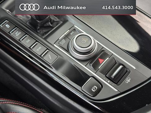 Used 2021 Maserati Levante AWD/4WD image 28