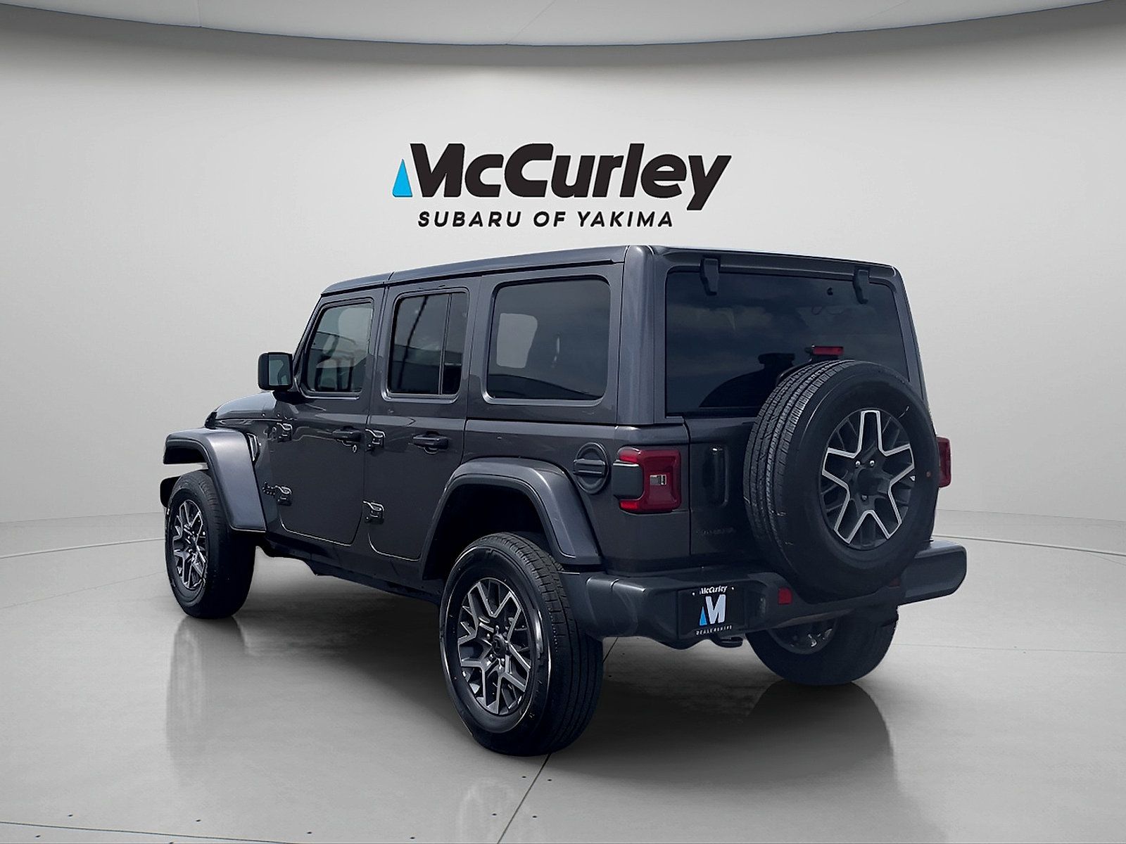 Used 2025 Jeep Wrangler Unlimited Sahara AWD/4WD image 7