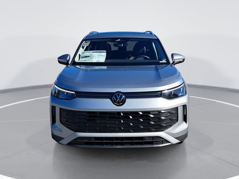 New 2026 Volkswagen Tiguan SE image 8