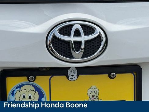 Used 2018 Toyota RAV4 XLE AWD/4WD image 10