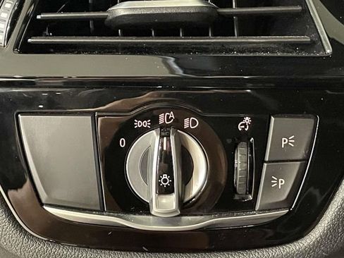 Used 2019 BMW 540i xDrive AWD/4WD image 32