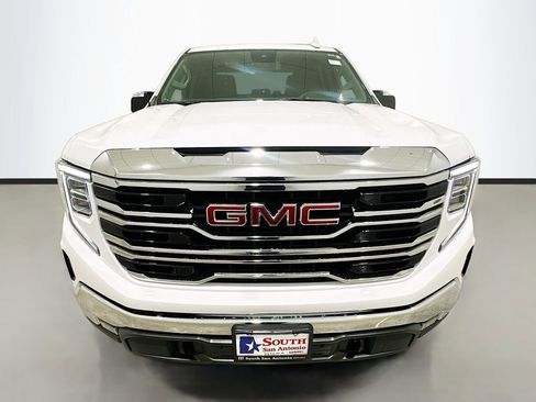 New 2026 GMC Sierra 1500 SLT image 2