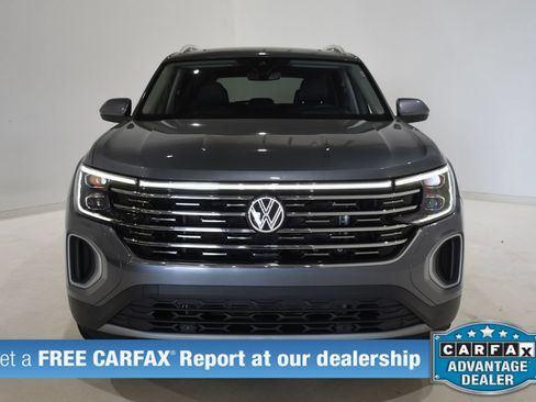 Used 2025 Volkswagen Atlas SEL AWD/4WD image 2