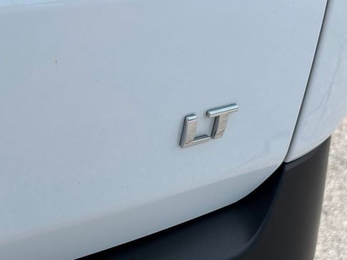 Used 2023 Chevrolet Traverse LT AWD/4WD image 10