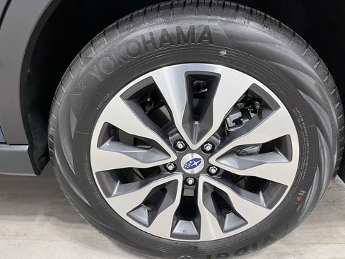 Used 2025 Subaru Outback Limited XT AWD/4WD image 21