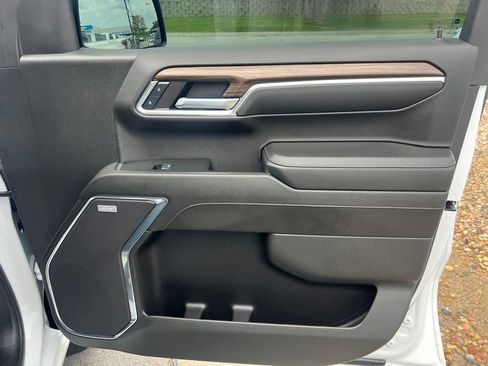 Used 2024 Chevrolet Silverado 1500 LT Trail Boss w/ LT Trail Boss Premium Package AWD/4WD image 26