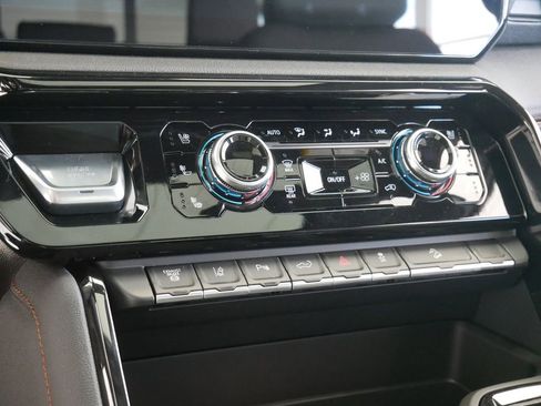 New 2025 GMC Sierra 3500 AT4 w/ AT4 Premium Plus Package image 25