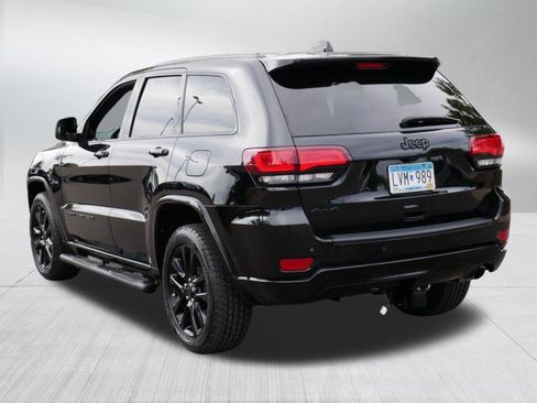Used 2022 Jeep Grand Cherokee Laredo X AWD/4WD image 5