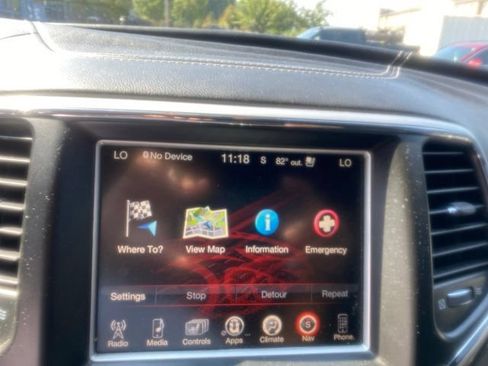 Used 2015 Jeep Grand Cherokee SRT AWD/4WD image 9