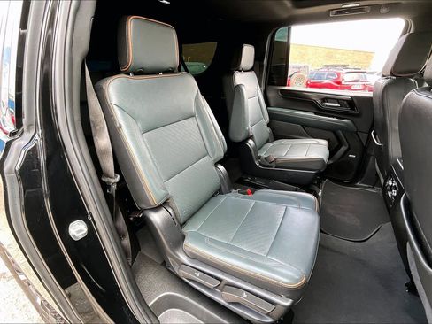 Used 2025 GMC Yukon XL AT4 w/ AT4 Premium Package AWD/4WD image 20