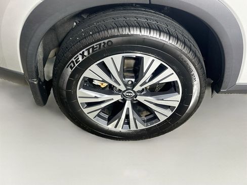 Used 2023 Nissan Rogue SV FWD image 11