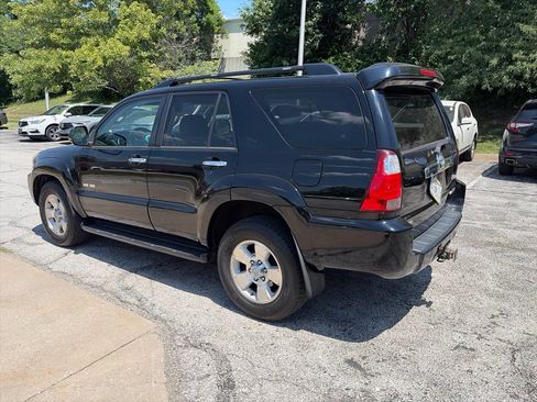 Used 2006 Toyota 4Runner SR5 AWD/4WD image 6