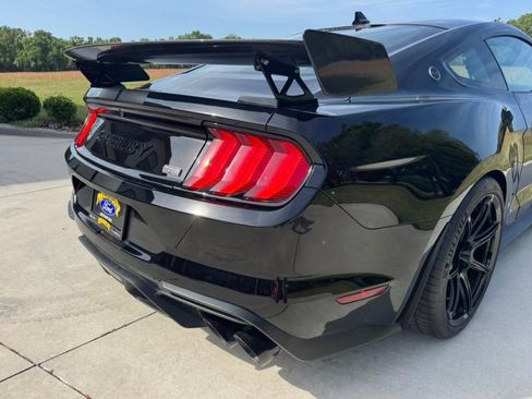 Used 2021 Ford Mustang Shelby GT500 w/ Carbon Fiber Track Pack RWD image 19