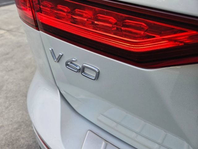 Used 2020 Volvo V60 T5 Cross Country w/ Protection Package Premier AWD/4WD image 9