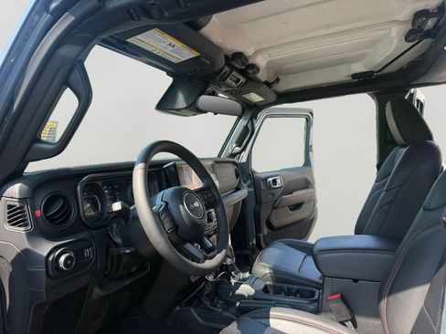 Used 2026 Jeep Wrangler Unlimited Rubicon AWD/4WD image 9