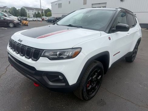 Used 2023 Jeep Compass Trailhawk w/ Trailhawk Convenience Group AWD/4WD image 7