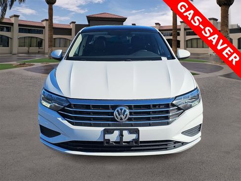 Used 2021 Volkswagen Jetta SE image 3