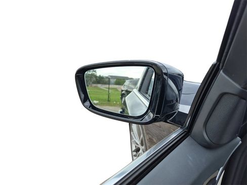 Used 2019 BMW 530i 530i w/ Convenience Package image 24