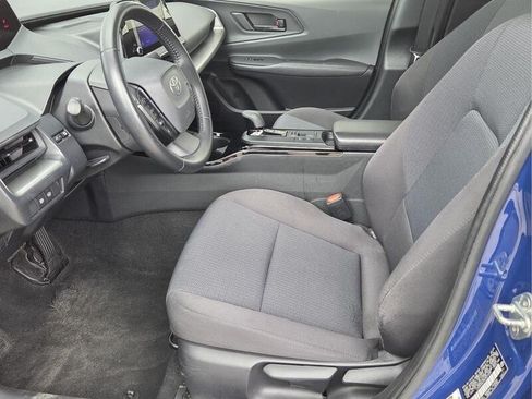 Used 2024 Toyota Prius LE FWD image 10