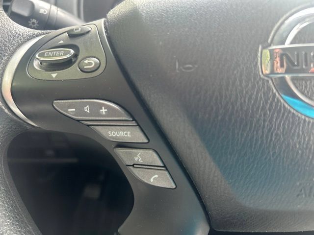 Used 2017 Nissan Pathfinder S AWD/4WD image 17