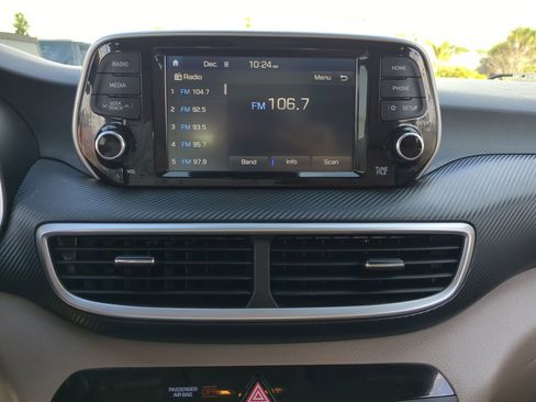 Used 2021 Hyundai Tucson SE image 25