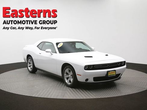 Used 2022 Dodge Challenger SXT image 47