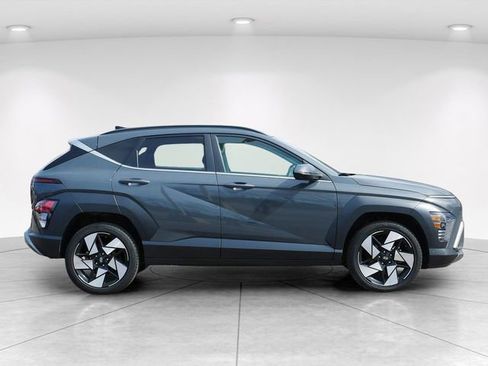 Used 2025 Hyundai Kona Limited AWD/4WD image 6