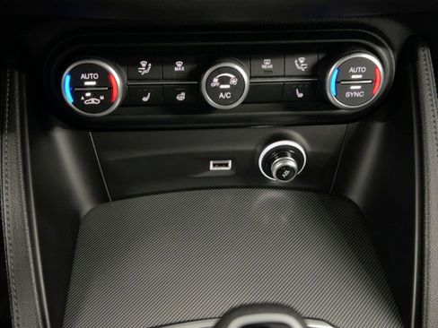 Used 2024 Alfa Romeo Stelvio Ti image 19