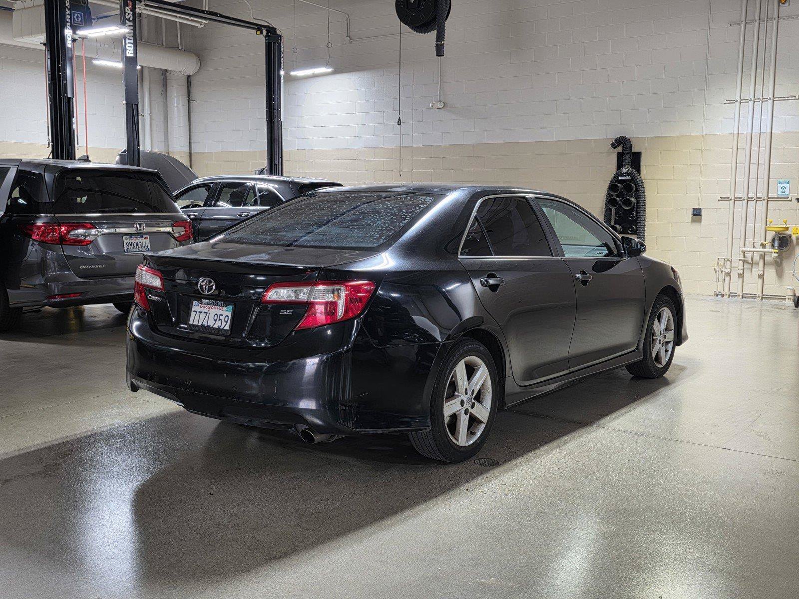 Used 2014 Toyota Camry SE w/ Fleet Convenience Package FWD image 7