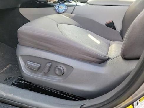 Used 2020 Toyota Camry LE FWD image 17
