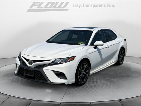 Used 2018 Toyota Camry SE w/ Moonroof Package FWD image 4