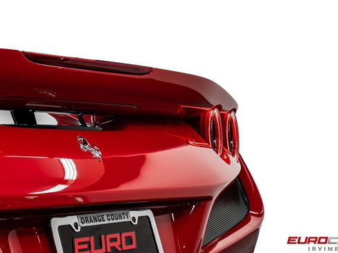 Used 2021 Ferrari F8 Tributo RWD image 23