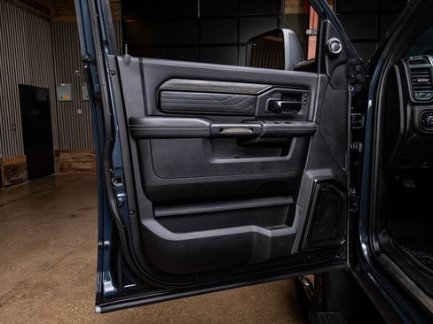 Used 2025 RAM 3500 Limited image 35