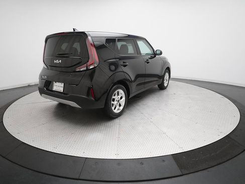 Certified 2023 Kia Soul LX w/ LX Technology Package image 34