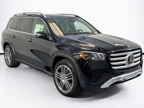 New 2026 Mercedes-Benz GLS 450 4MATIC image 3