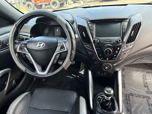 Used 2016 Hyundai Veloster Turbo w/ Option Group 04 FWD image 14