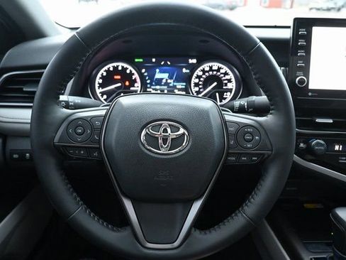 Used 2022 Toyota Camry SE w/ Cold Weather Package image 43