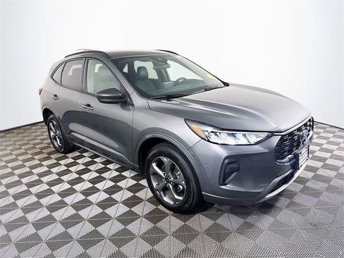 Used 2024 Ford Escape ST-Line image 6