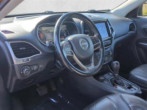 Used 2019 Jeep Cherokee Limited image 10