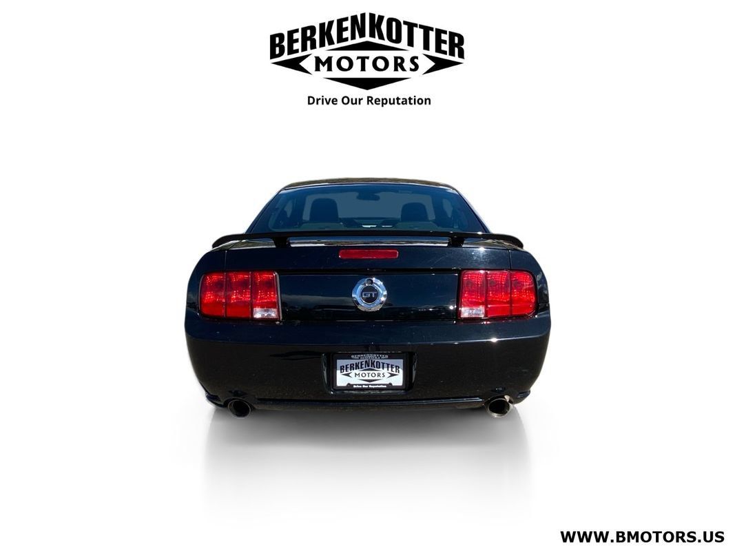 Used 2006 Ford Mustang GT RWD image 4