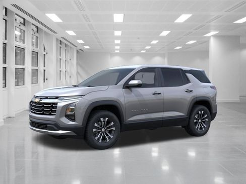 New 2027 Chevrolet Equinox LT FWD image 3